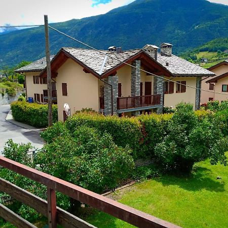 Appartamento Ai Piedi Del Gran Paradiso Saint-Pierre Dış mekan fotoğraf